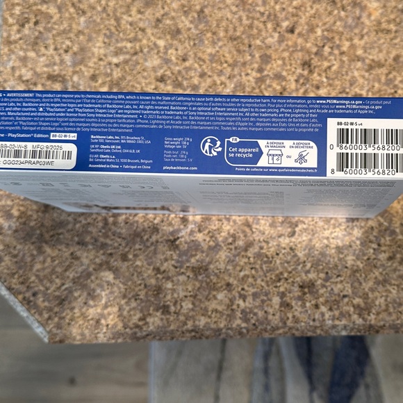 Playstation Backbone One Controller for iPhone - White - Picture 3 of 4